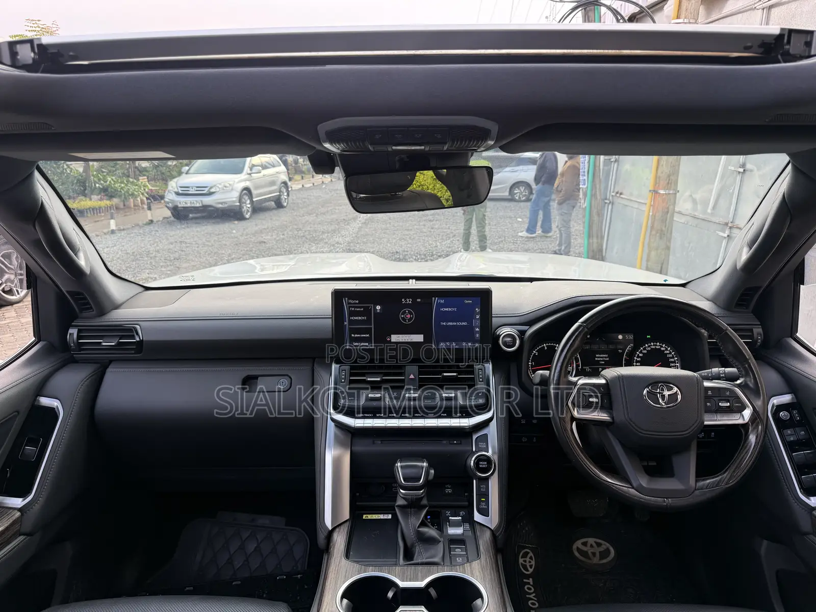 Toyota Land Cruiser LC300 2022 Silver
