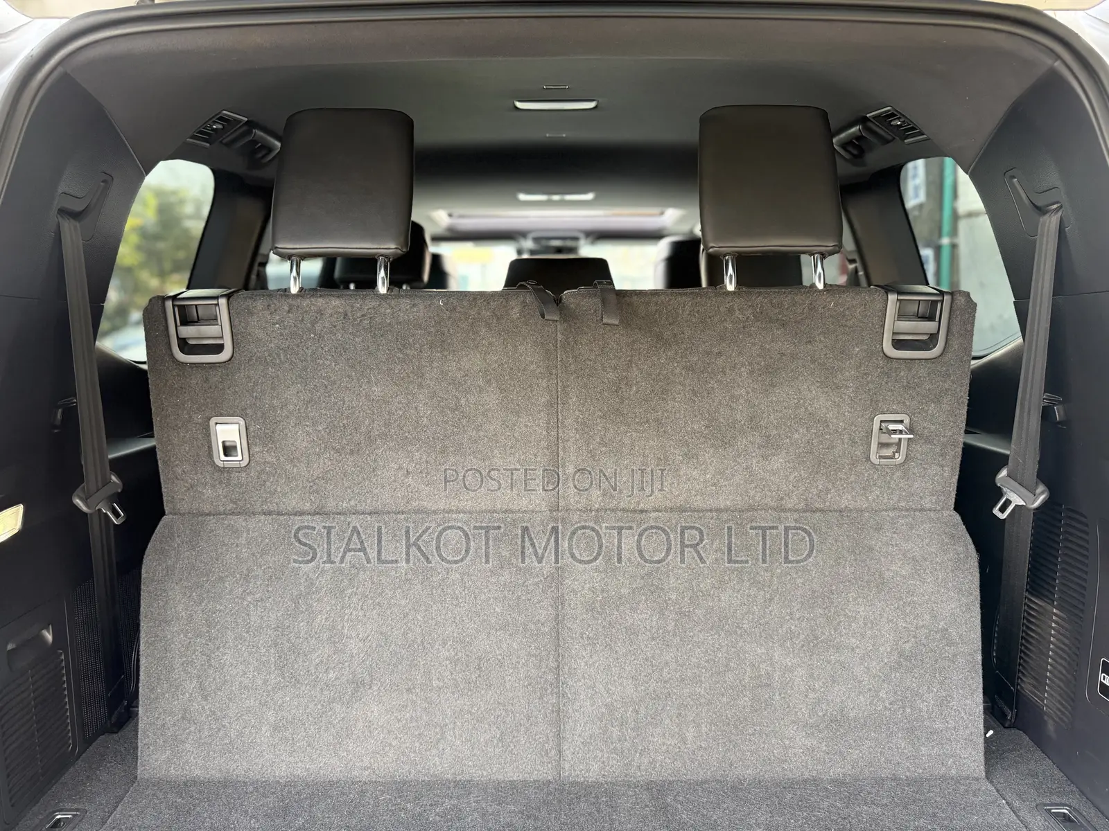 Toyota Land Cruiser LC300 2022 Silver