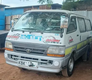 Toyota HiAce 2005 Grey