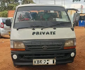Toyota HiAce 2005 White