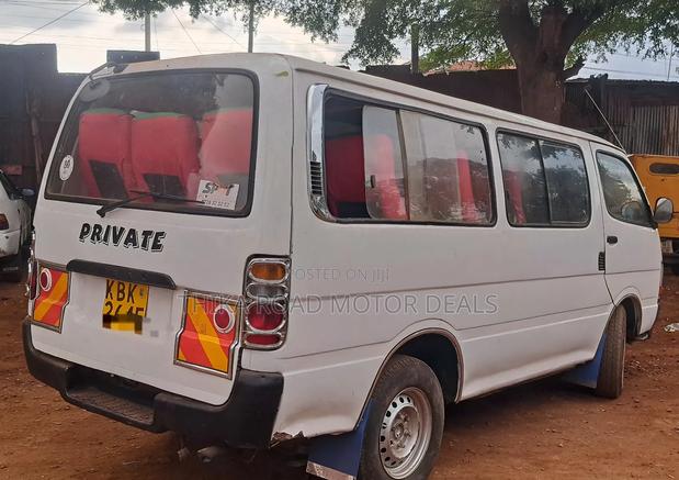 Toyota HiAce 2005 White - thumbnail 6