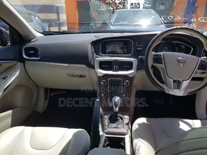 Volvo V40 2019 Blue