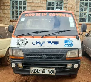 Toyota HiAce 2004 White