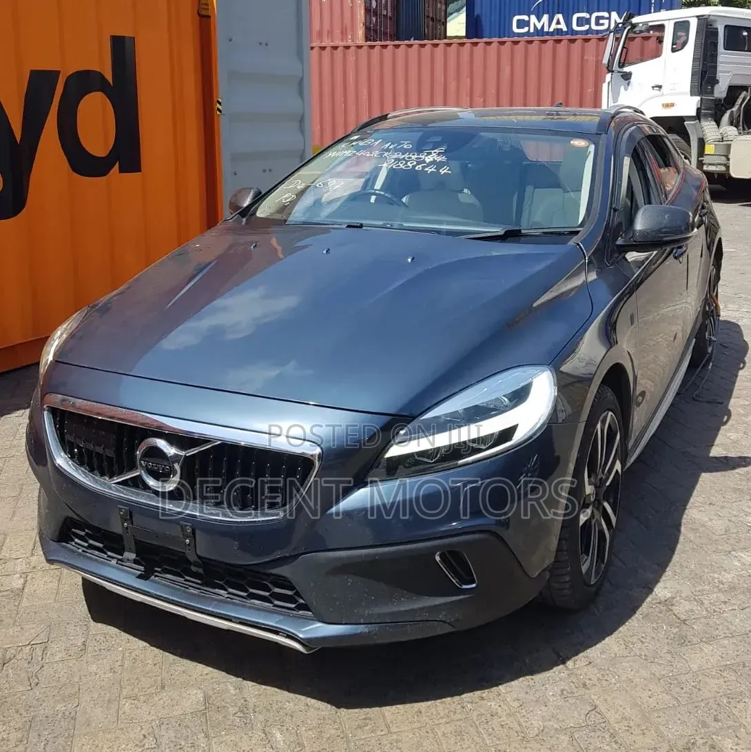 Volvo V40 2019 Blue