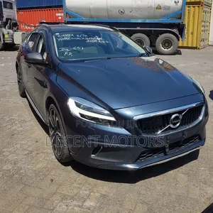 Volvo V40 2019 Blue