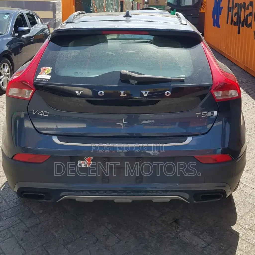 Volvo V40 2019 Blue