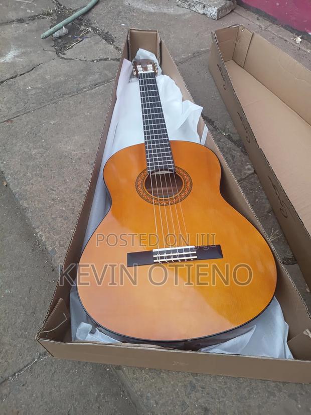 Yamaha C40 Classical Guitar - thumbnail 5