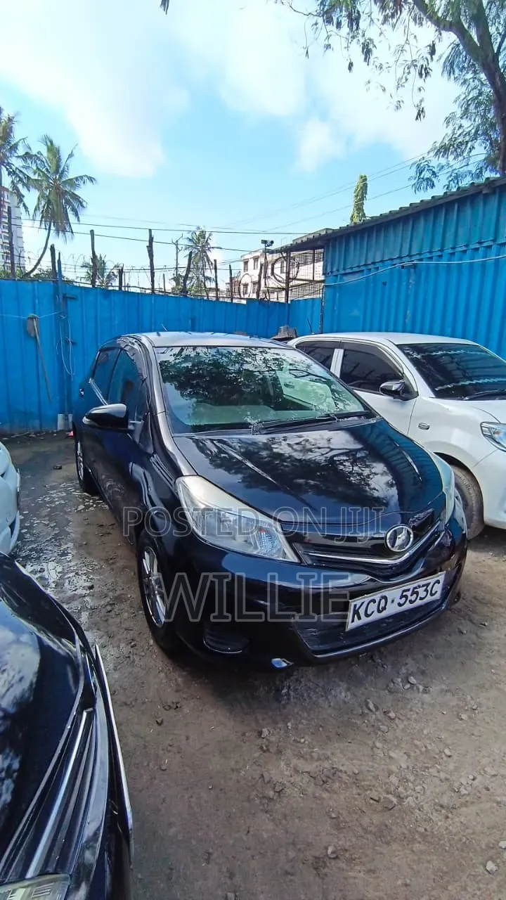 Toyota Vitz 2011 Black