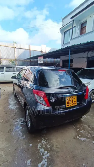 Toyota Vitz 2011 Black
