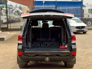Toyota Land Cruiser 2017 Black