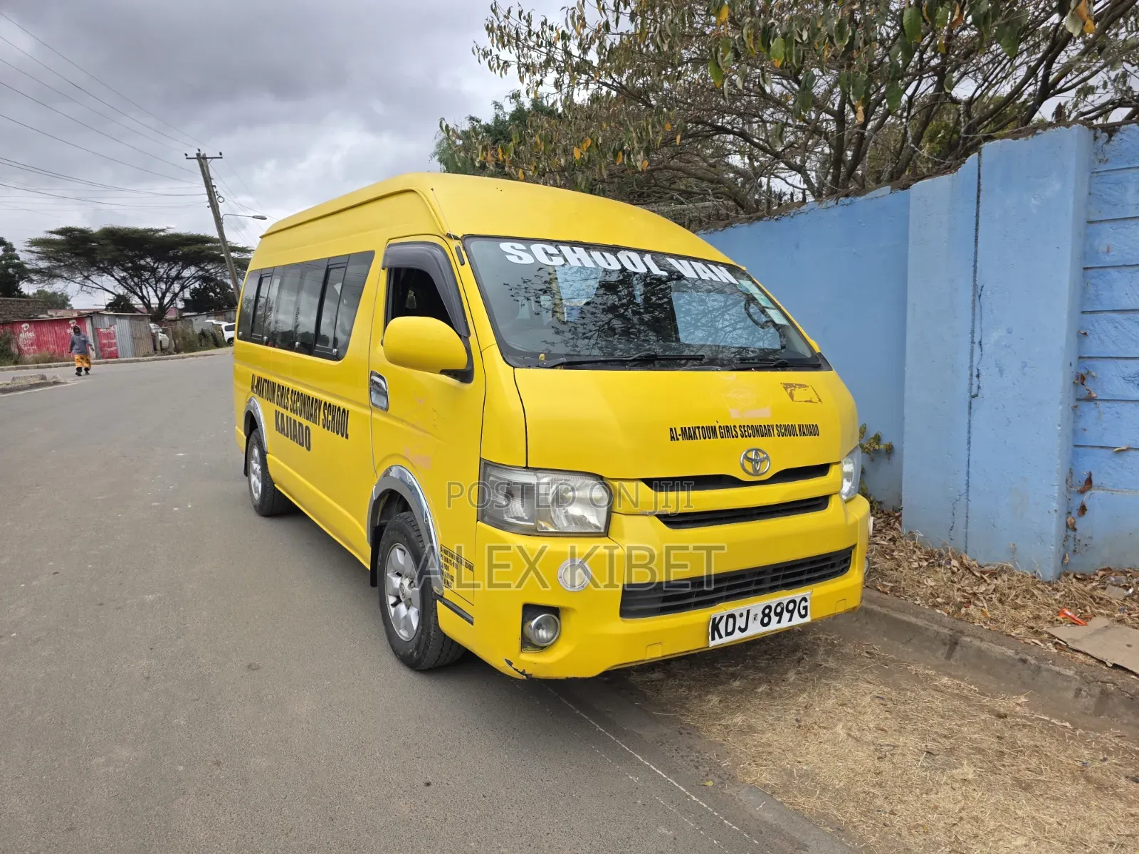 Toyota HiAce 2014 Yellow