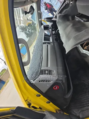 Toyota HiAce 2014 Yellow
