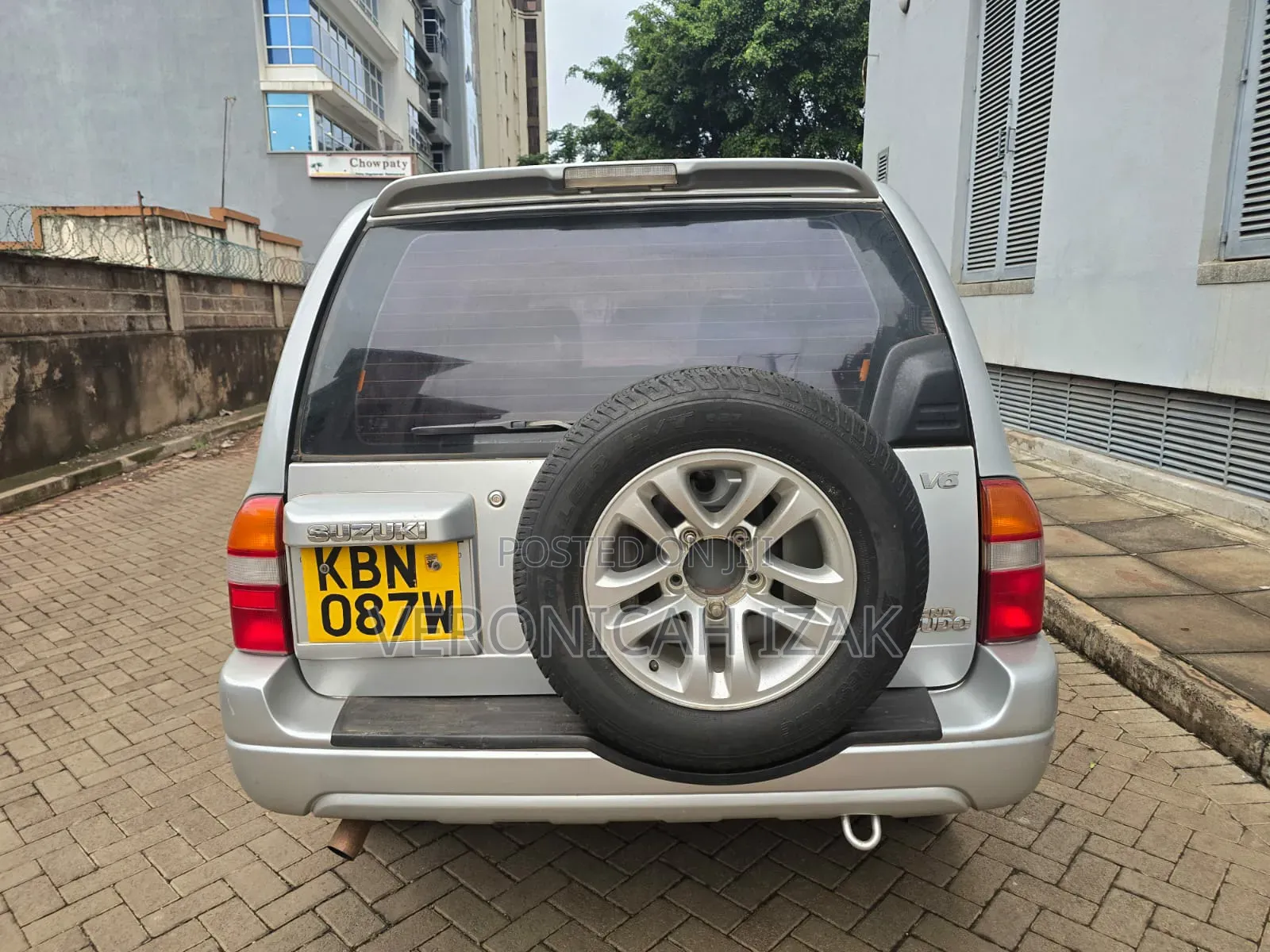 Suzuki Escudo 2004 Silver