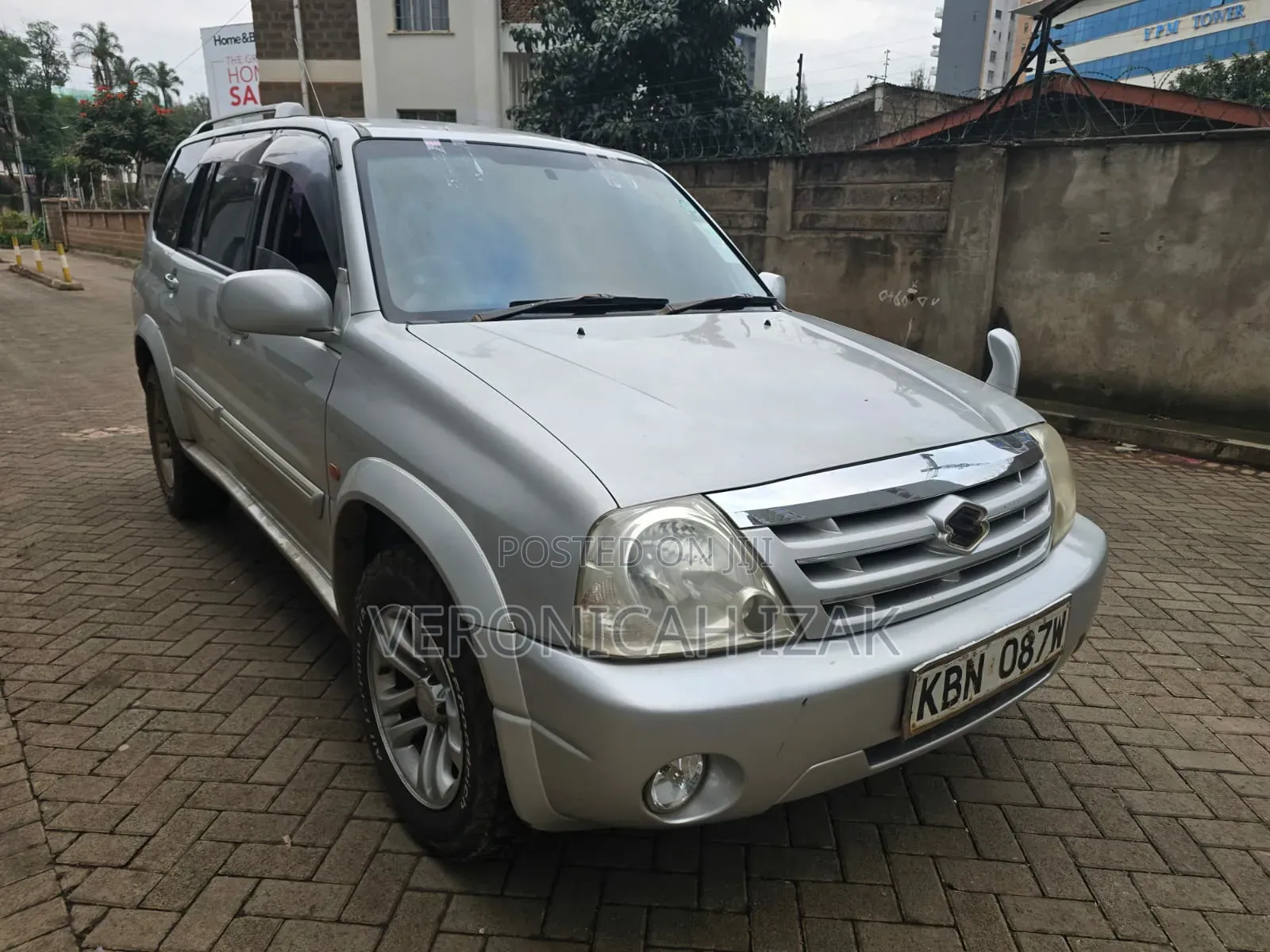 Suzuki Escudo 2004 Silver