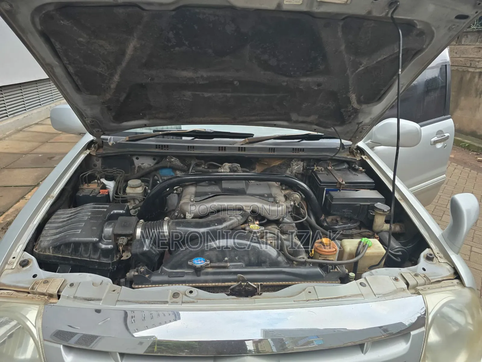 Suzuki Escudo 2004 Silver
