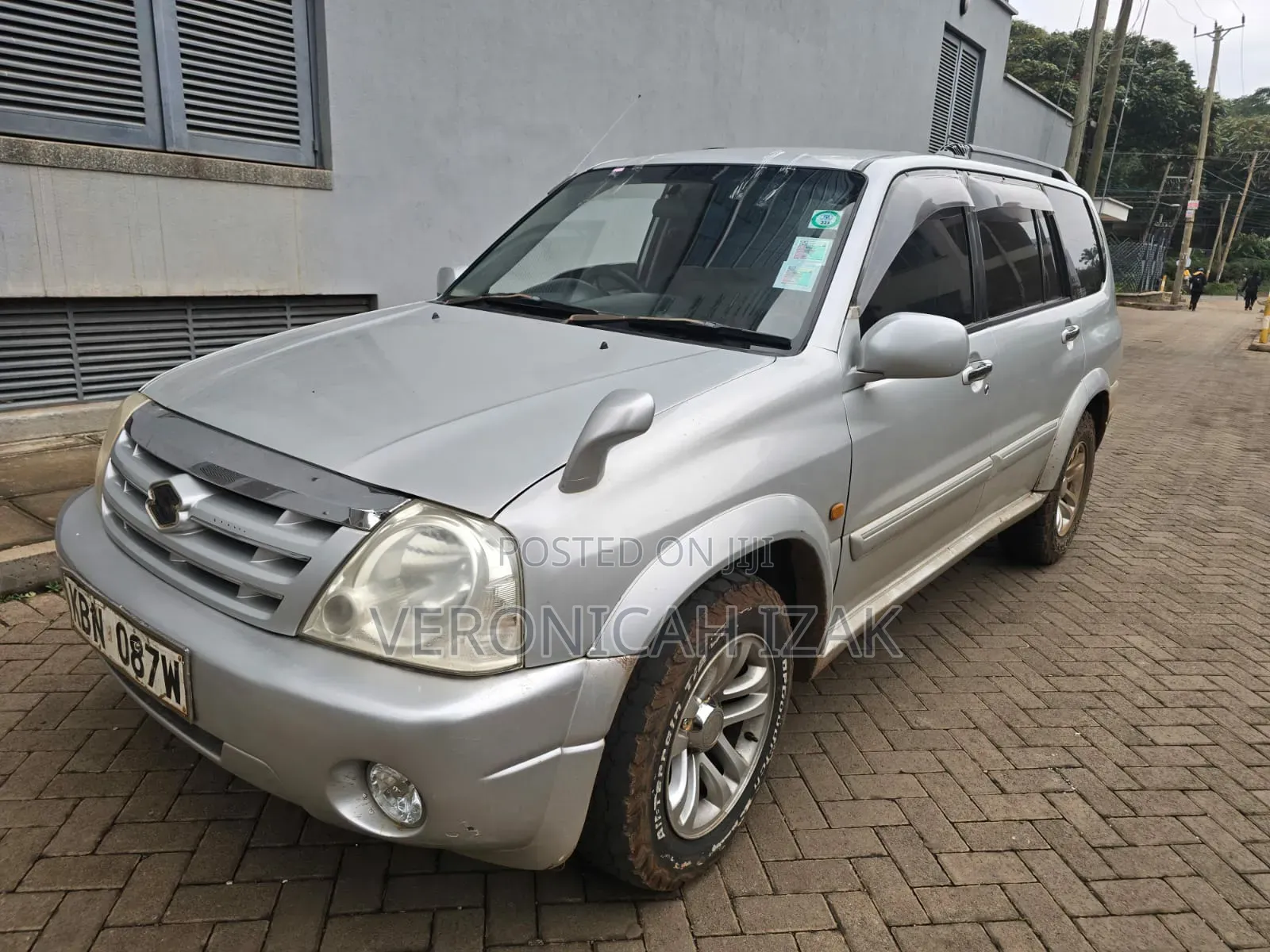 Suzuki Escudo 2004 Silver