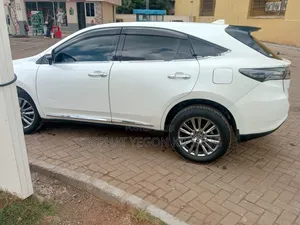 Toyota Harrier 2.0 2014 White