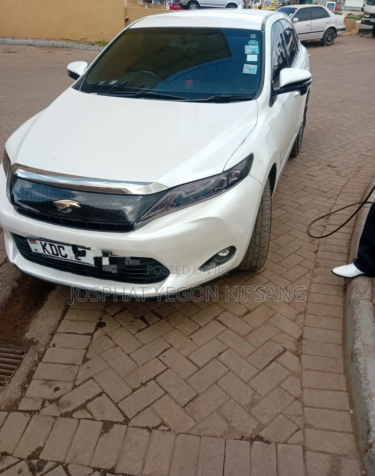 Toyota Harrier 2.0 2014 White