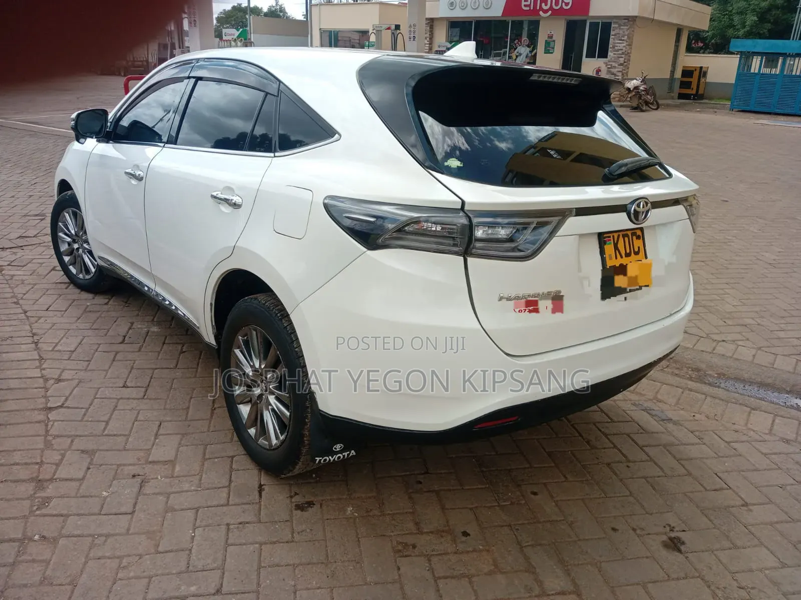 Toyota Harrier 2.0 2014 White
