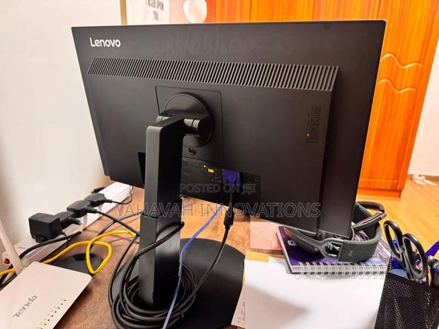 Lenovo Thinkvision 24" Monitor, Height Adjustable Stand (Karen) - thumbnail 3