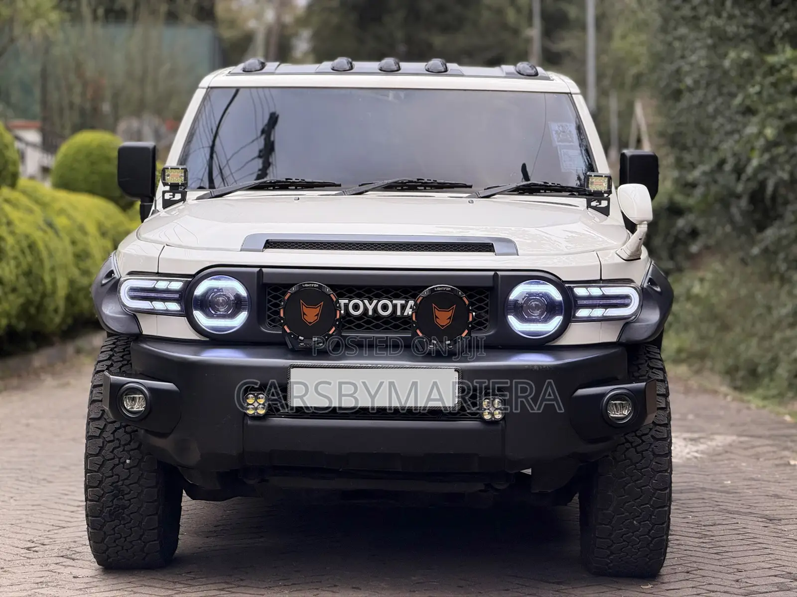 Toyota FJ Cruiser 2014 White