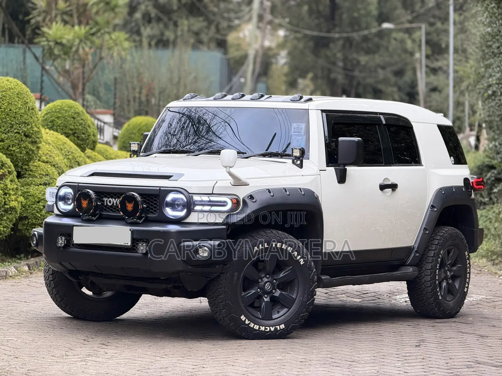 Toyota FJ Cruiser 2014 White
