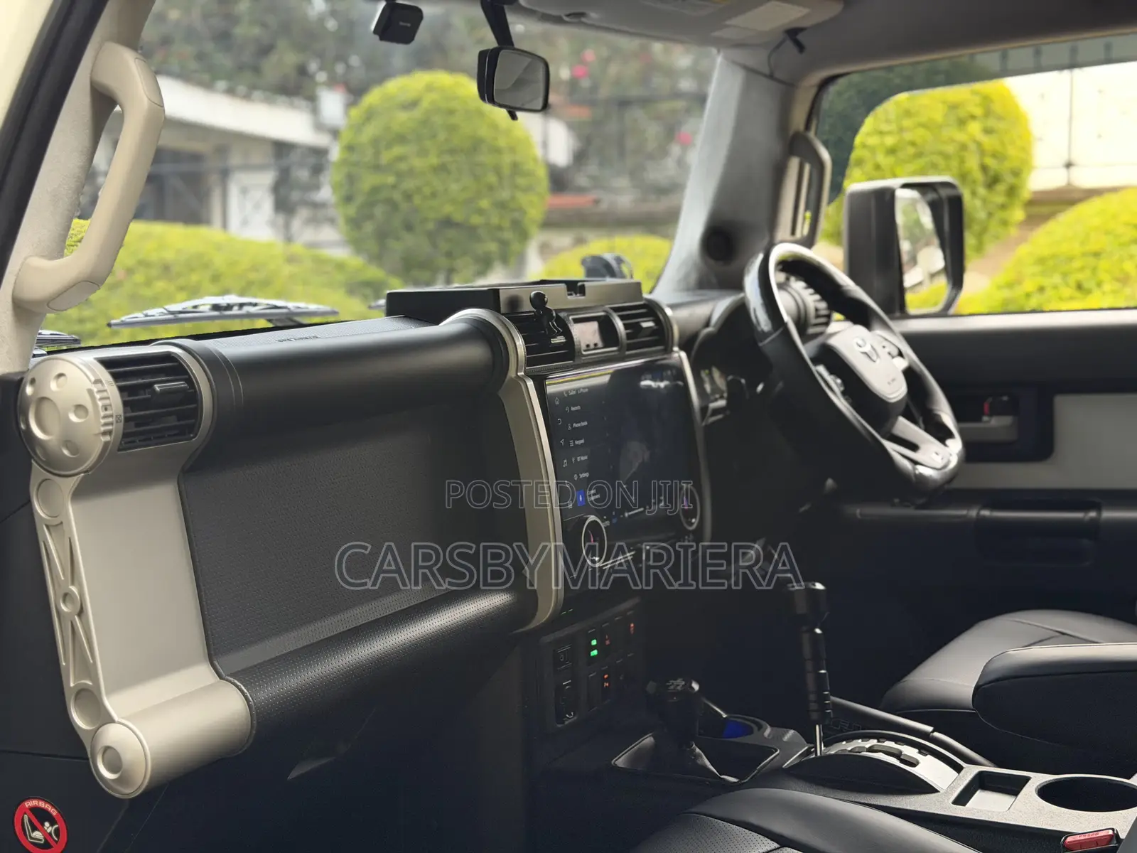Toyota FJ Cruiser 2014 White