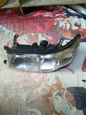 Headlight Non Xenon for Toyota V8 200 Series