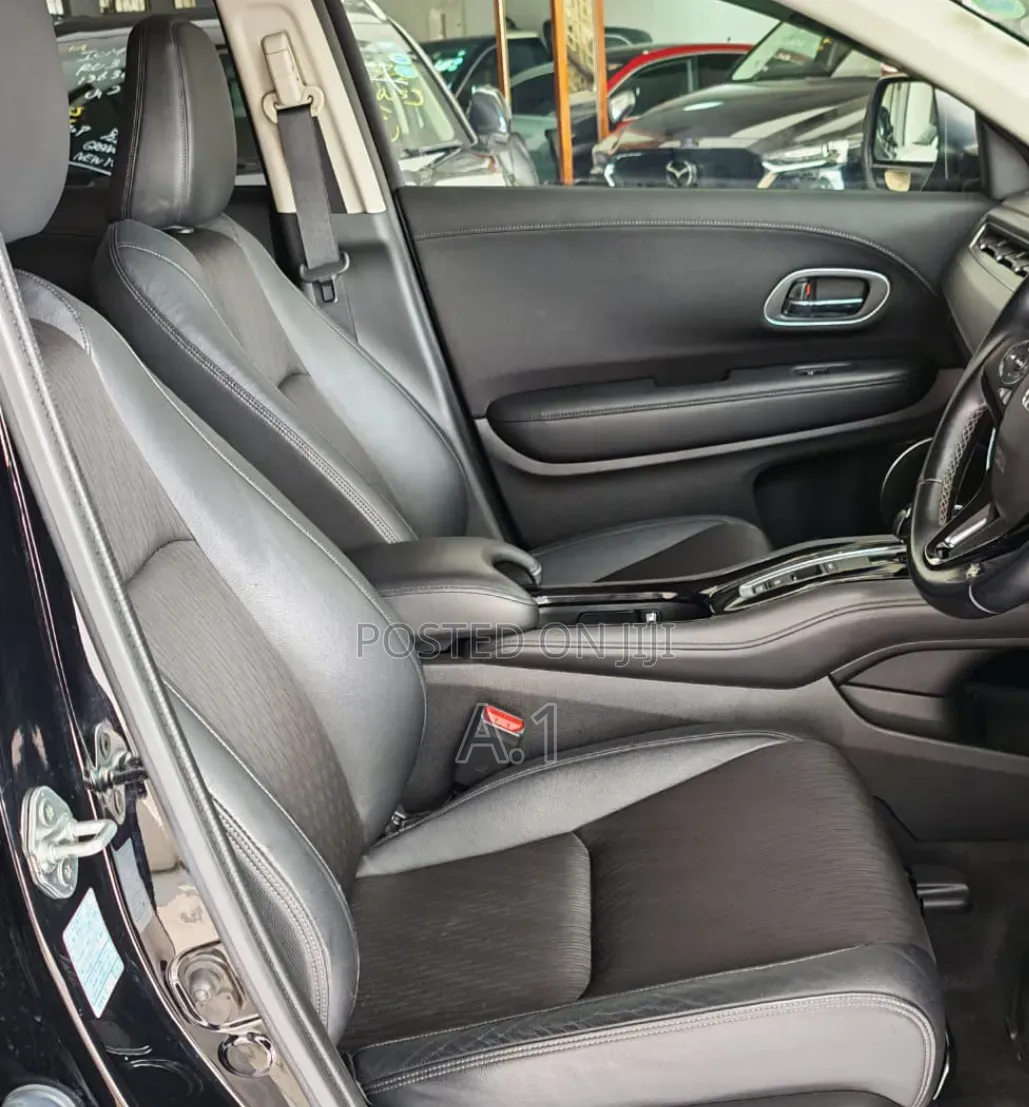 Honda Vezel 2019 Black