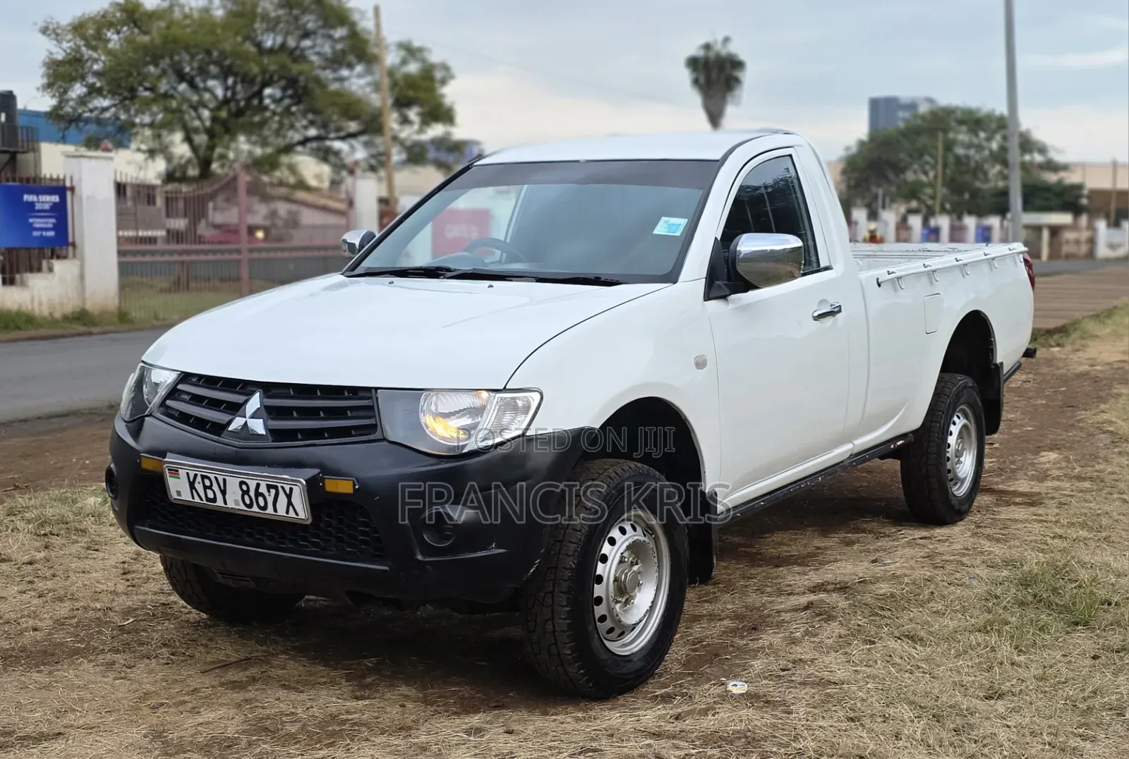 Mitsubishi L200 2010 White