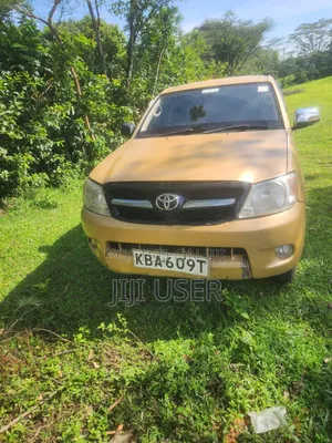 Toyota Hilux 2007 Yellow