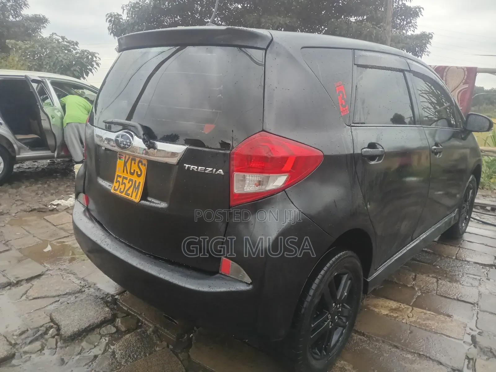 Subaru Trezia 2012 Black