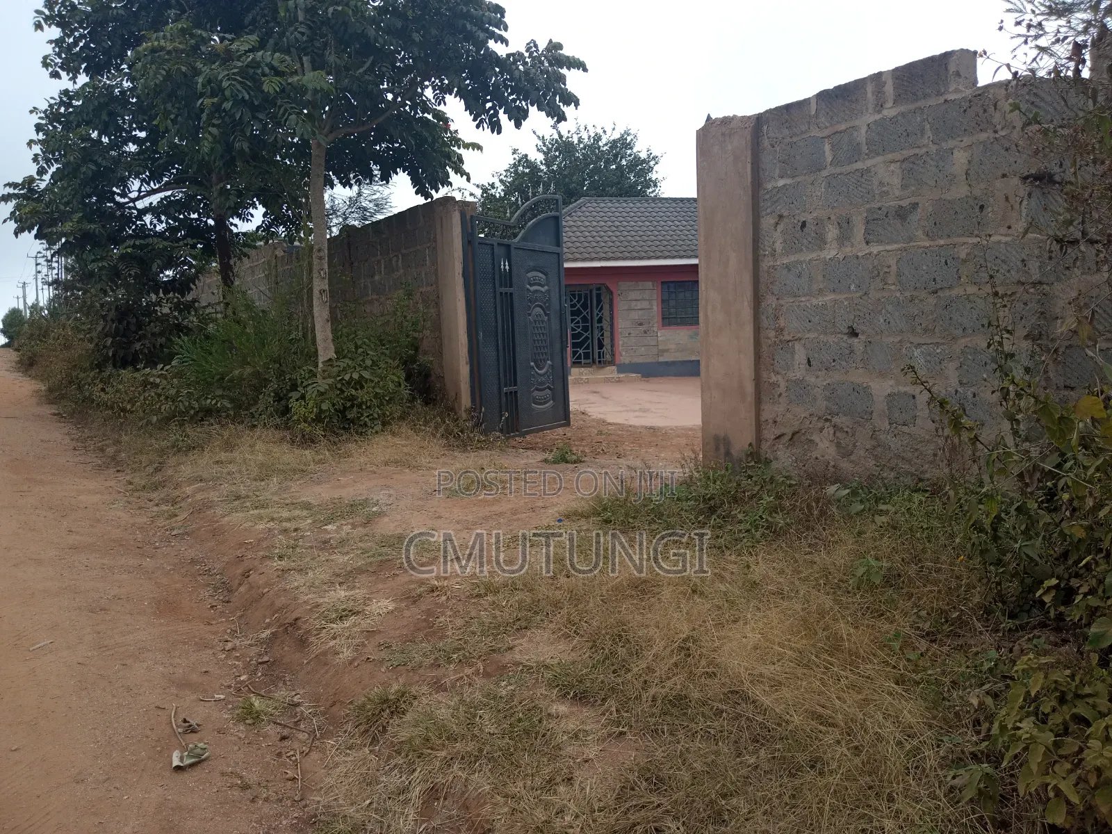 Furnished 4bdrm Bungalow in Mua for sale