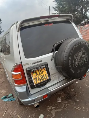 Mitsubishi Pajero 2004 Silver