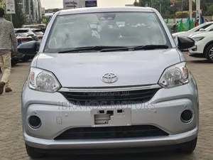 Toyota Passo 2019 Silver