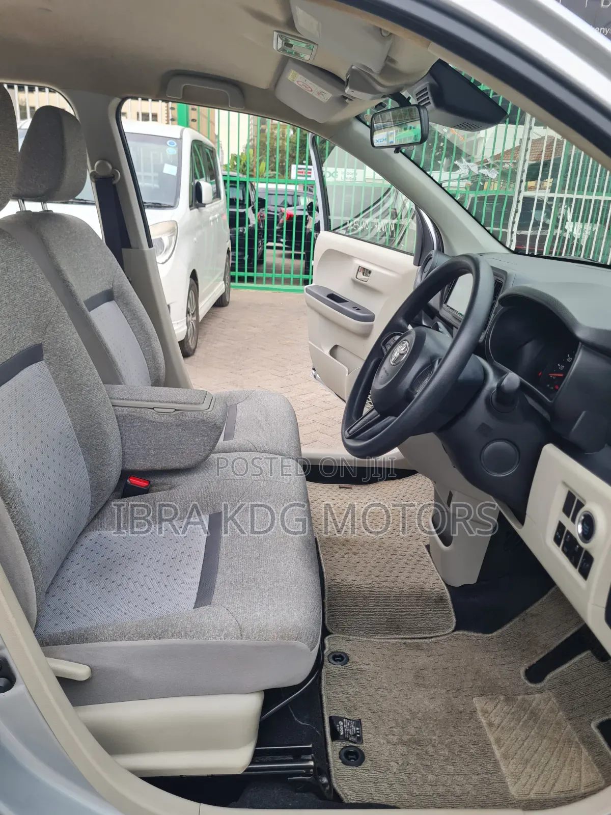 Toyota Passo 2019 Silver