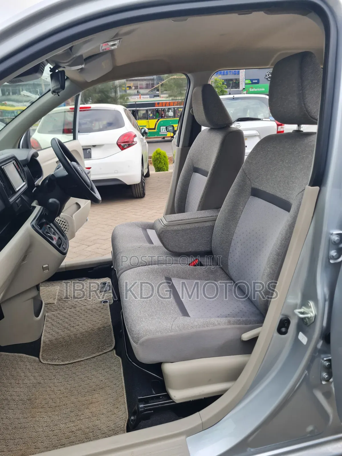 Toyota Passo 2019 Silver