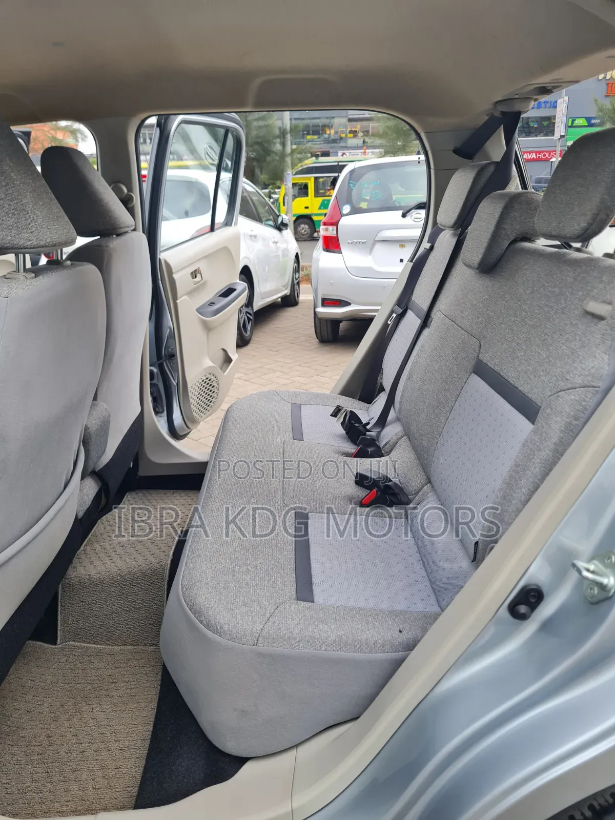 Toyota Passo 2019 Silver