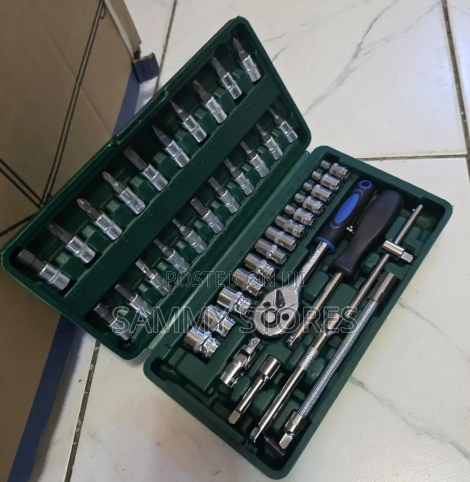 46 Pieces Portable Mechanic Hand Tool Set With Sockets Bits