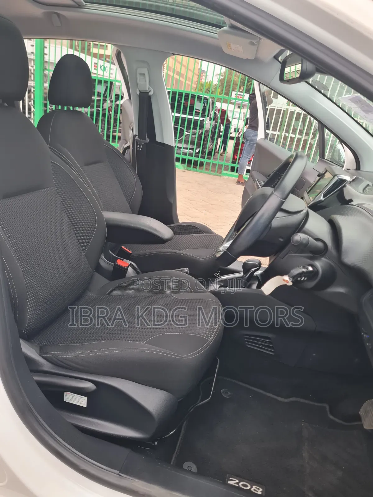 Peugeot 208 2019 White