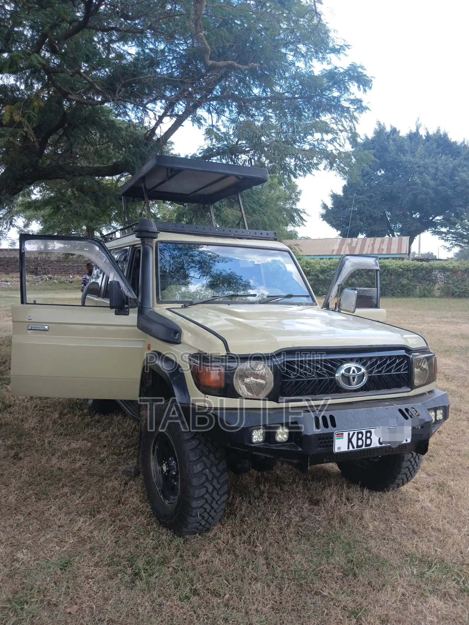 Toyota Land Cruiser 79 Series 2001 Beige