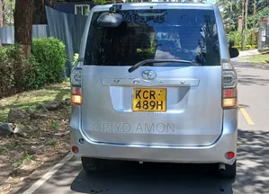 Toyota Voxy 2012 Silver