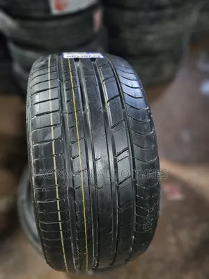 255/35r19 Goddard Tyre