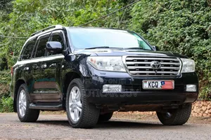 Toyota Land Cruiser 4.6 V8 ZX 2011