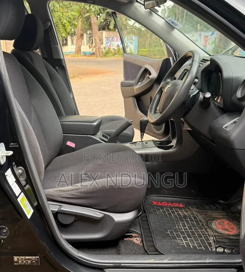 Toyota Vanguard 2013 Black