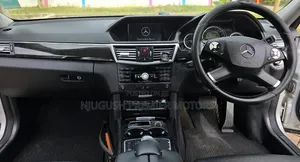 Mercedes-Benz E300 2009 Silver