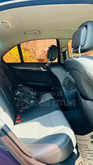 Mercedes-Benz C250 2009 Blue