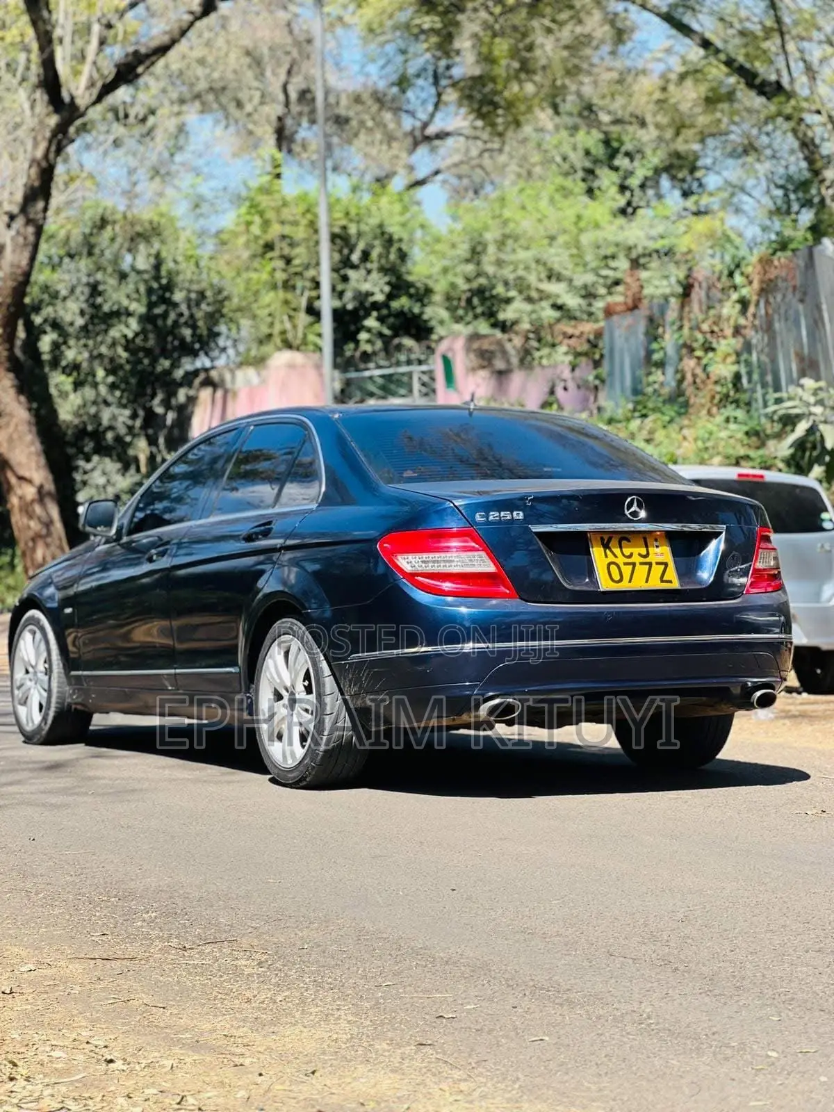 Mercedes-Benz C250 2009 Blue