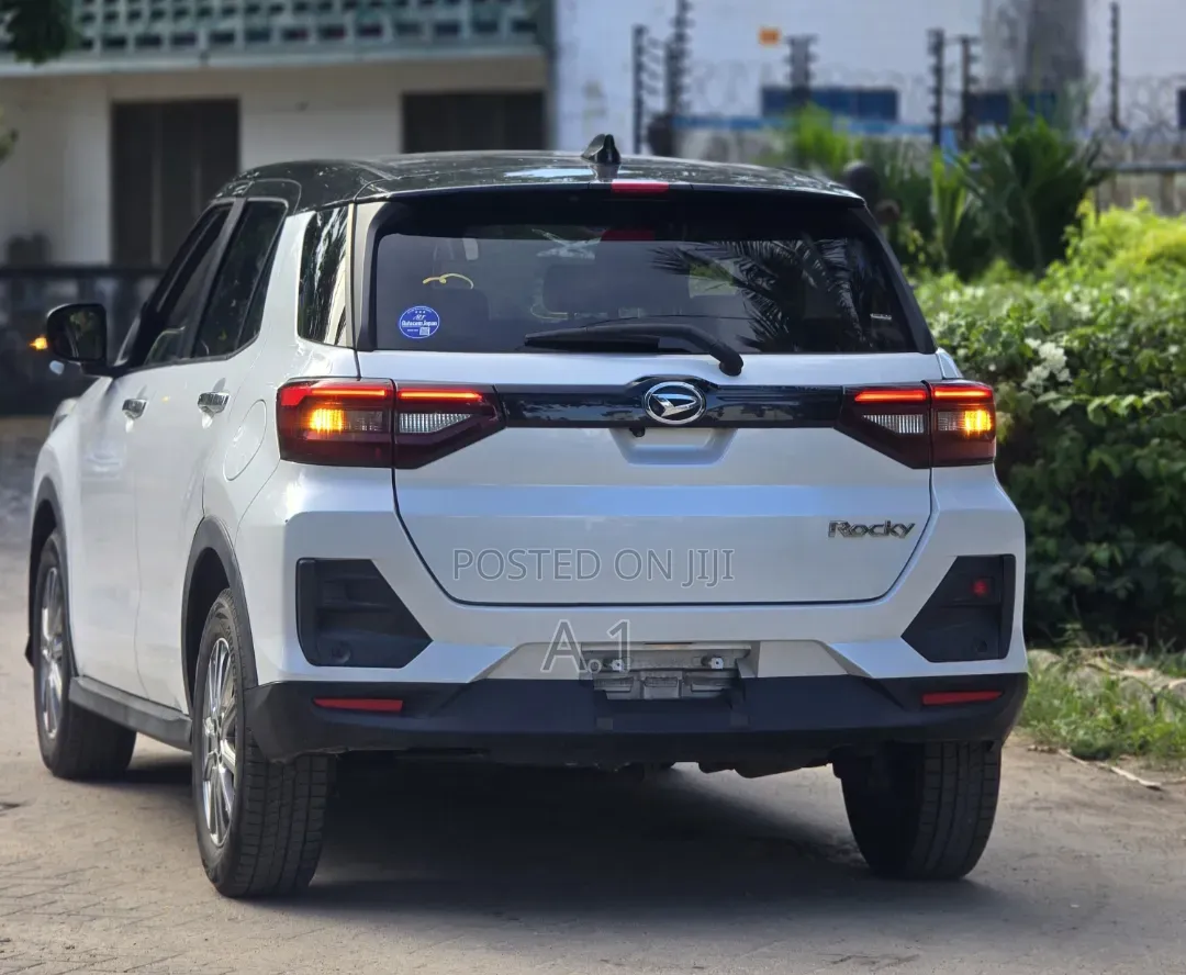 Daihatsu Rocky 2019 Pearl