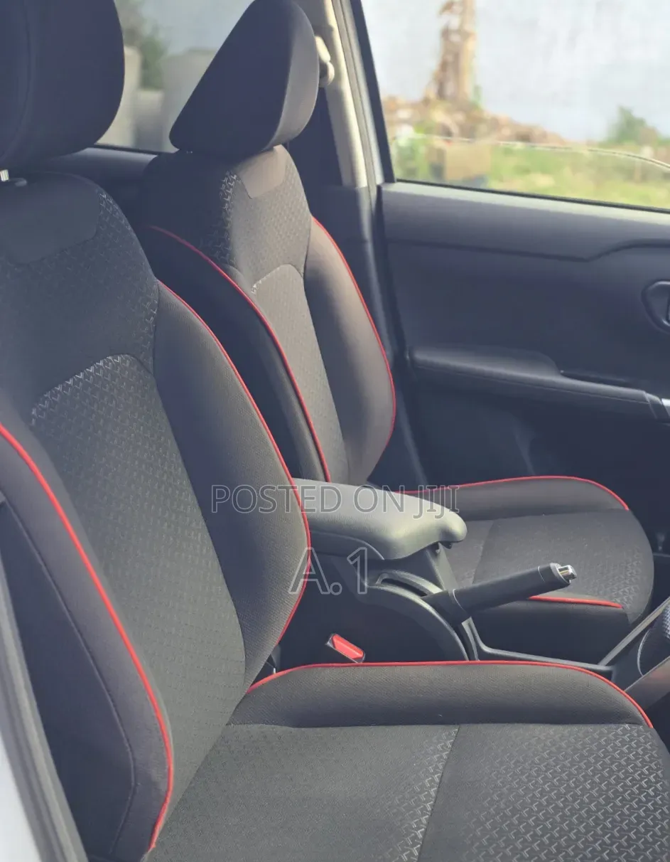 Daihatsu Rocky 2019 Pearl